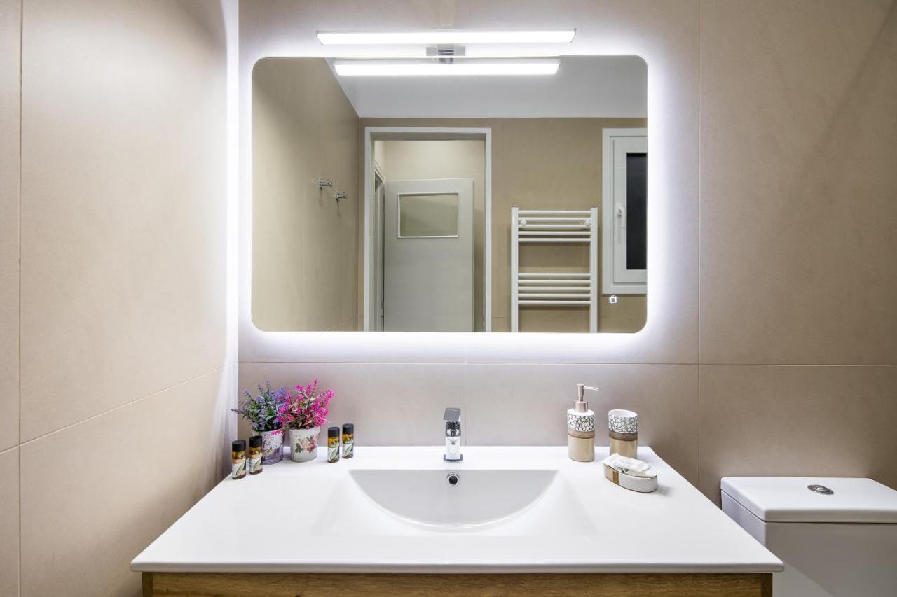 Renovated Near Acropolis Apartment *